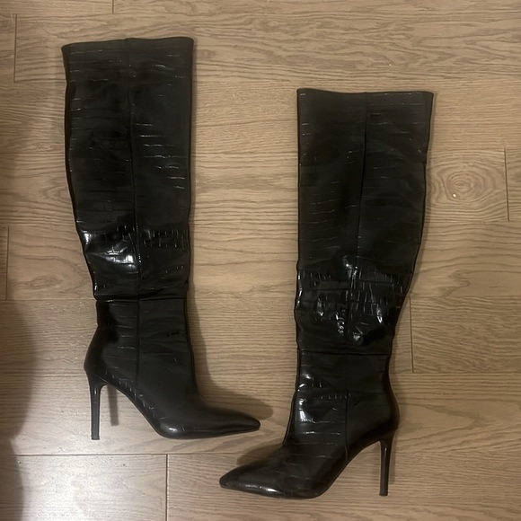 Bellini/Princess Polly ‘Naveen’ Tall Black Boots in Black Croc! - Picture 4 of 5